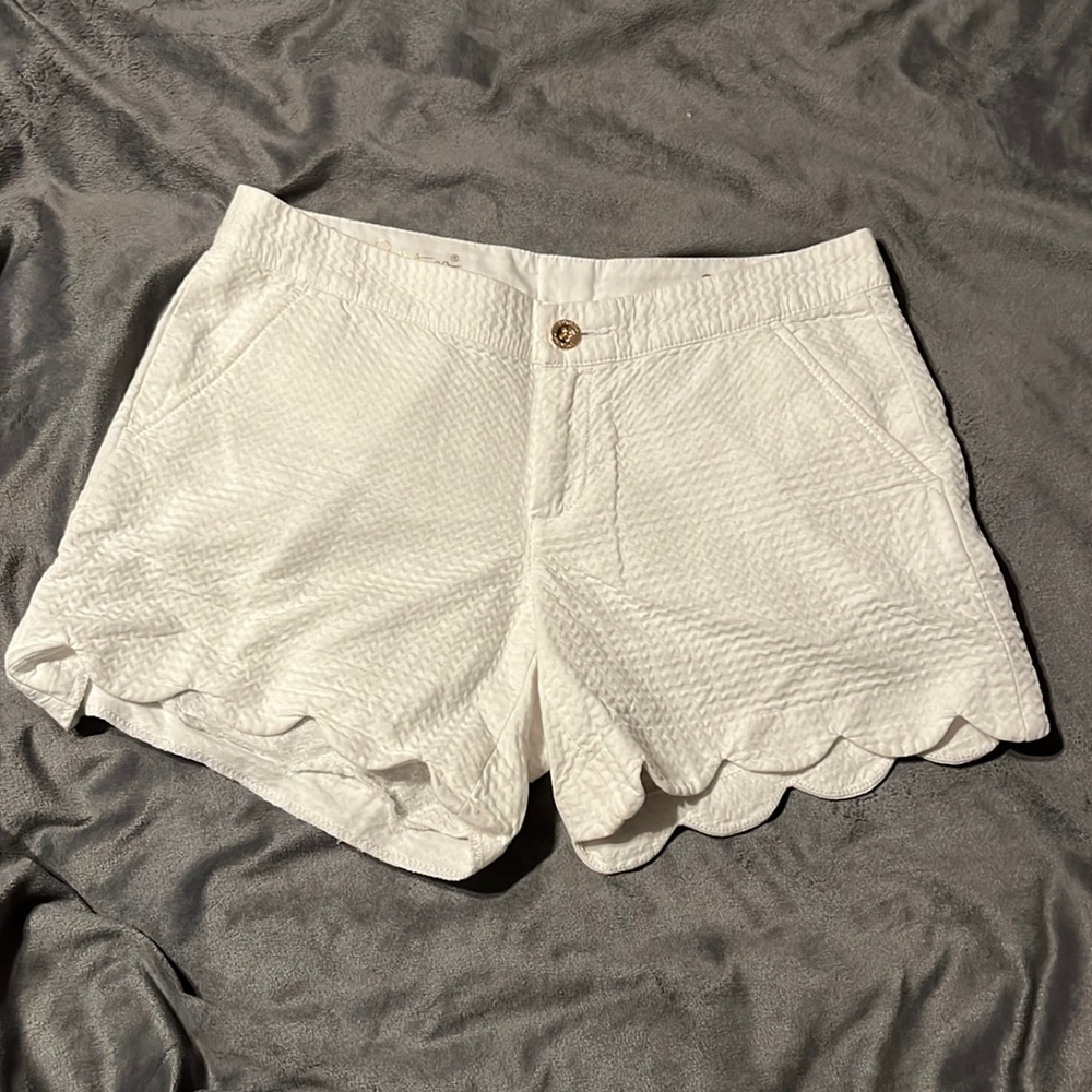 Lilly Pulitzer White Buttercup Short Sz 2